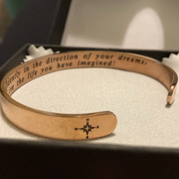 NEW in box, Go Confidently cuff bracelet, metal copper bracelet - Picture 3 of 7